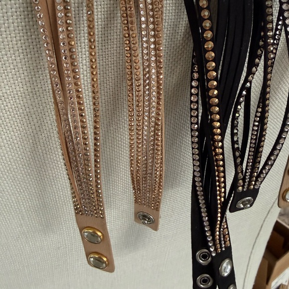 Gorgeous Swarovski suede Black gold Crystal
Wrap Bracelet slake w beige box - Picture 3 of 3